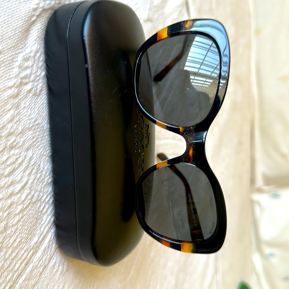 NWOT! COACH SUNGLASSES 😎 - Picture 2 of 4